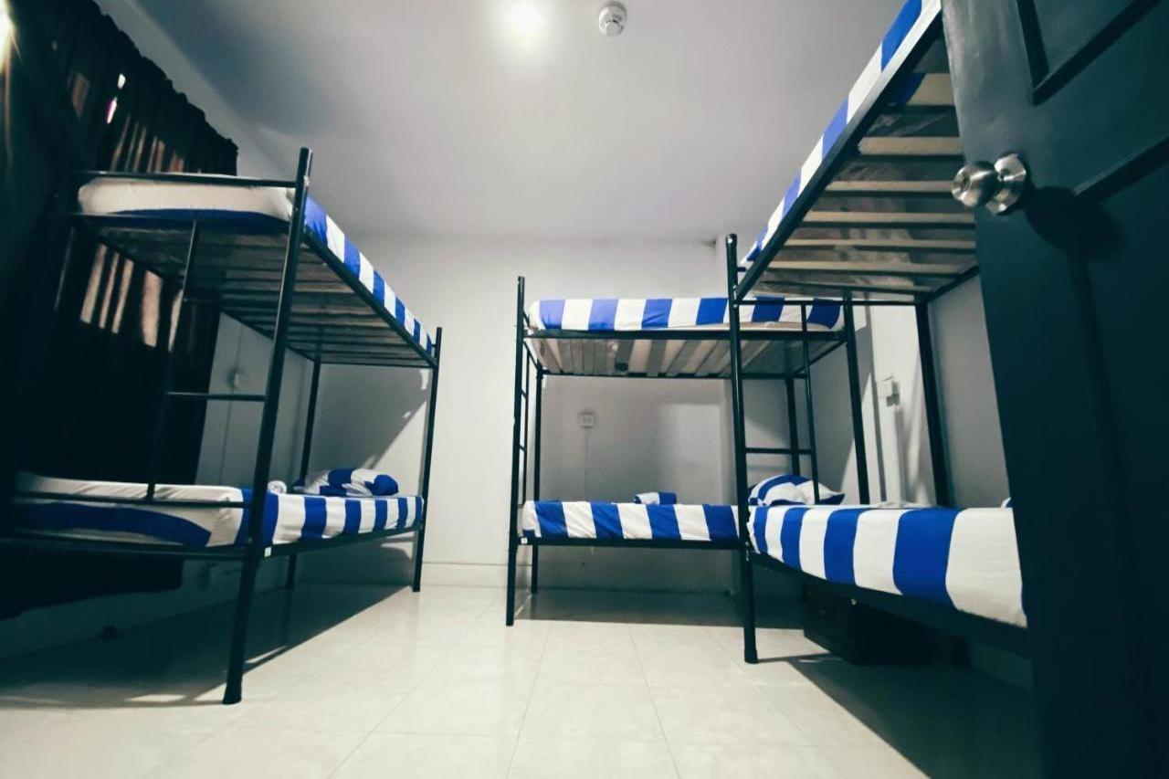 Tiger Hostel Medellín Extérieur photo