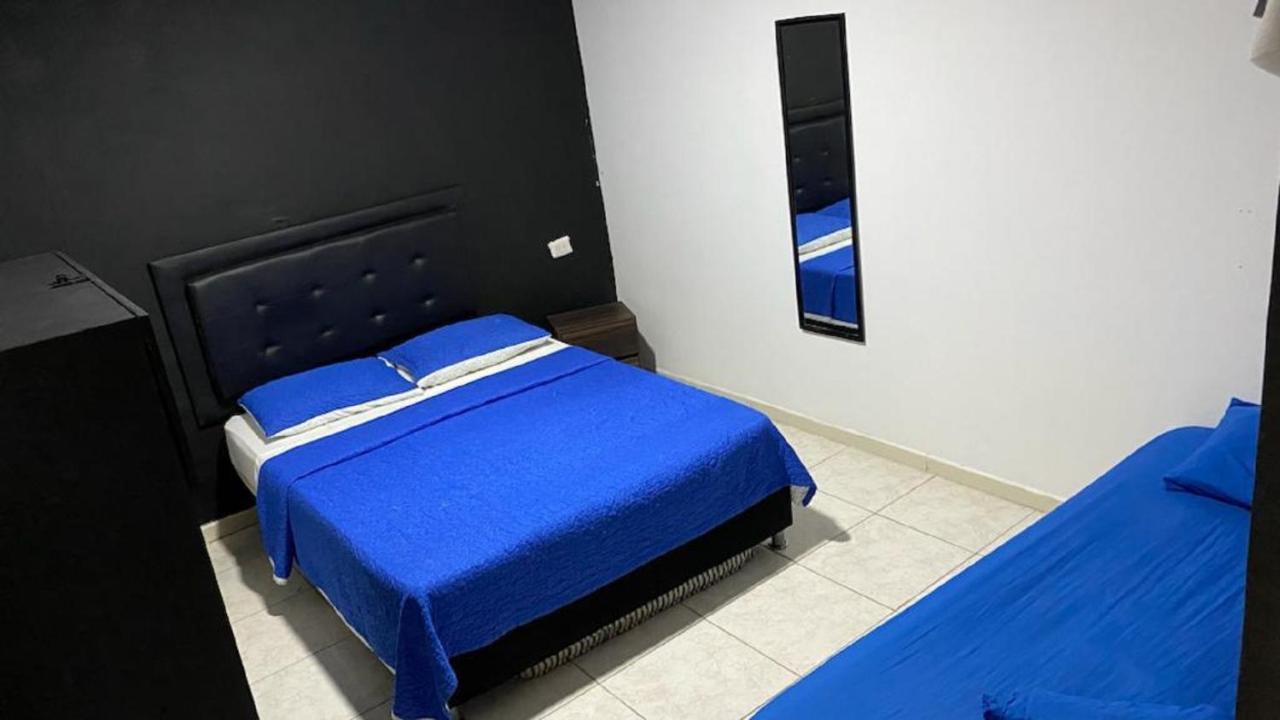 Tiger Hostel Medellín Extérieur photo